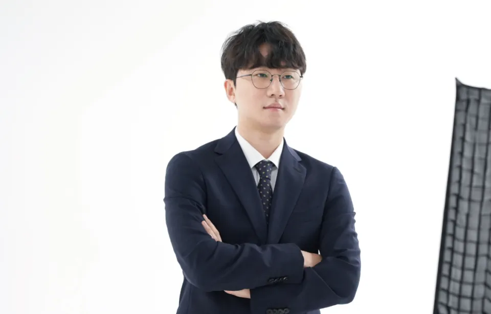 LPL转会期大戏上演：Daeny教练去向成谜，Scout经纪公司紧急回应，谁将成为最终赢家？
