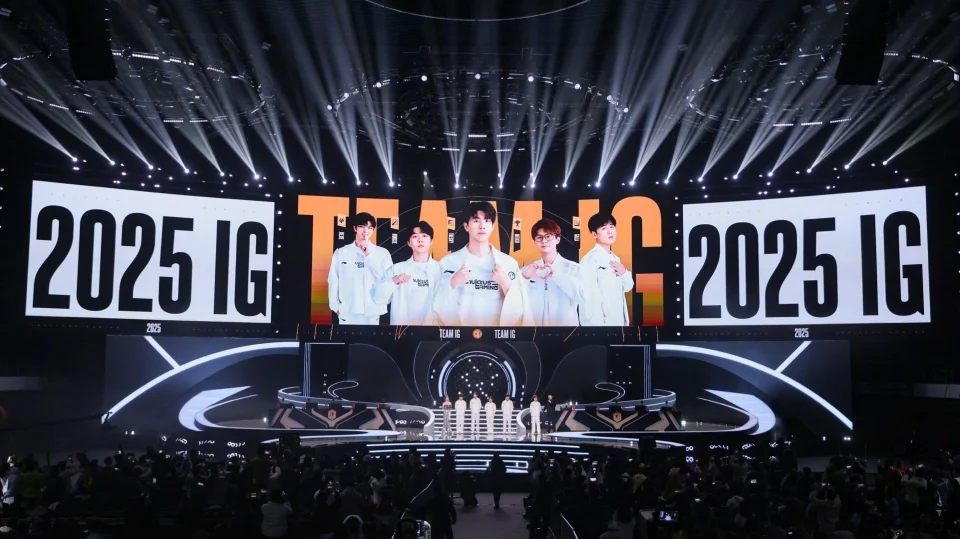 IG官宣2025年阵容，Theshy一句话勾起回忆杀，LPL老粉泪目