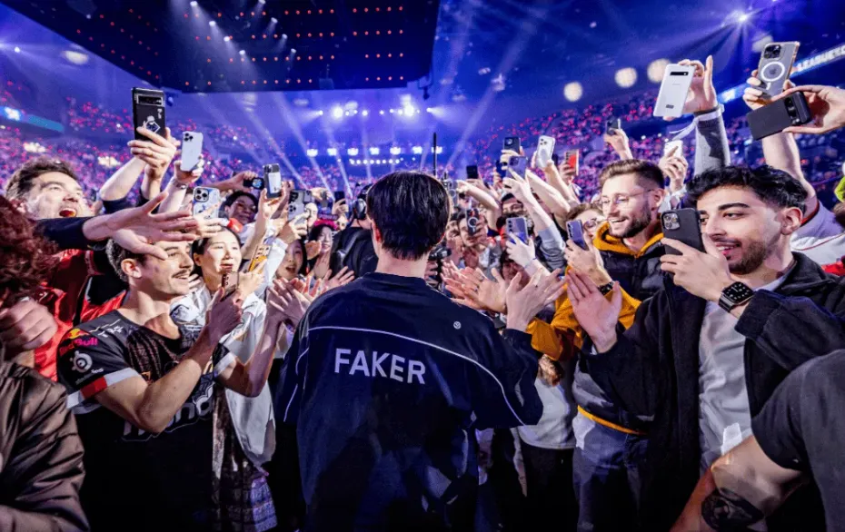 T1巴黎红牛邀请赛：Faker率队虽败犹荣，观众热情如雷震耳欲聋