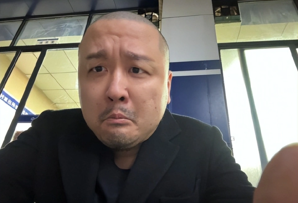 笑笑孙亚龙家中现金金镯被盗，打扫阿姨背负高利贷，复出传闻再起？