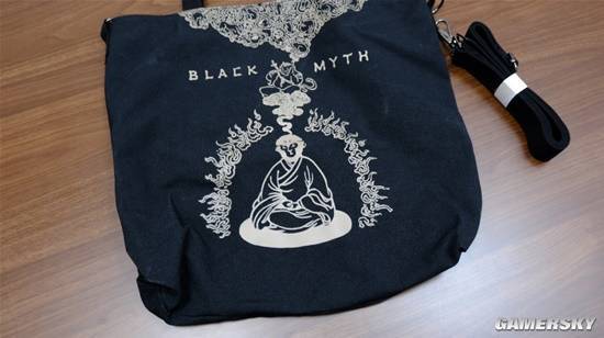 黑神话礼盒开箱 主题袜子与徽章创意拉满_黑神话礼盒开箱 主题袜子与徽章创意拉满_