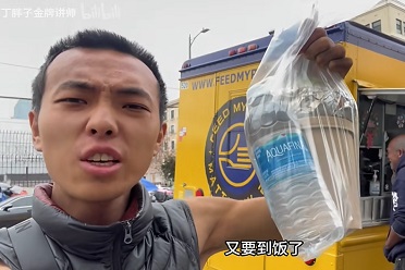 上海车展美女车模性感身姿__手绘美女妖娆性感妩媚穿着暴露