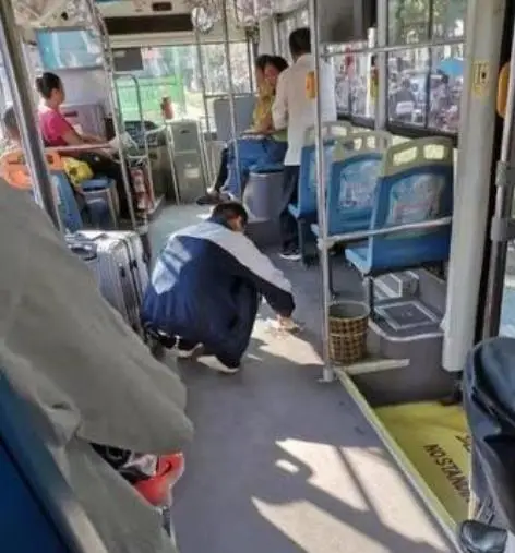 河东一中奥特曼台词_河东一中喊奥特曼_