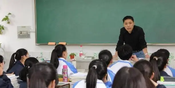 河东一中喊奥特曼_河东一中奥特曼台词_
