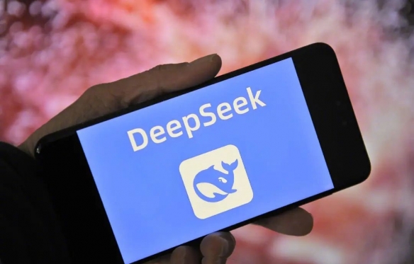 小米和苹果为何迟迟不接入DeepSeek？AI大模型之争谁将胜出？