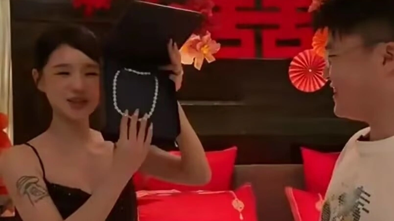深夜电视停播画面__深夜正式演艺停播