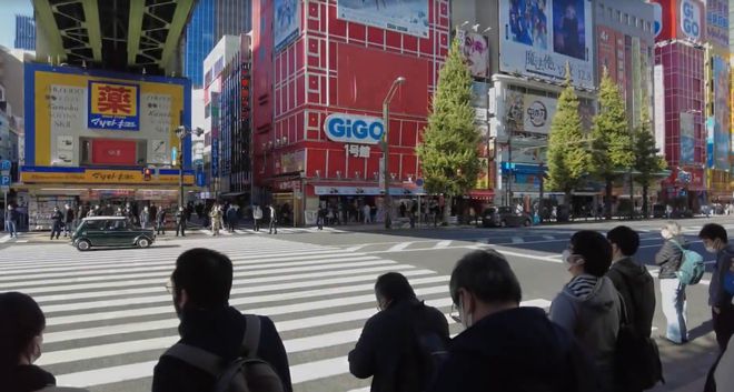 _日本秋叶原挂了4年多的原神广告，终于被换下来了_日本秋叶原挂了4年多的原神广告，终于被换下来了