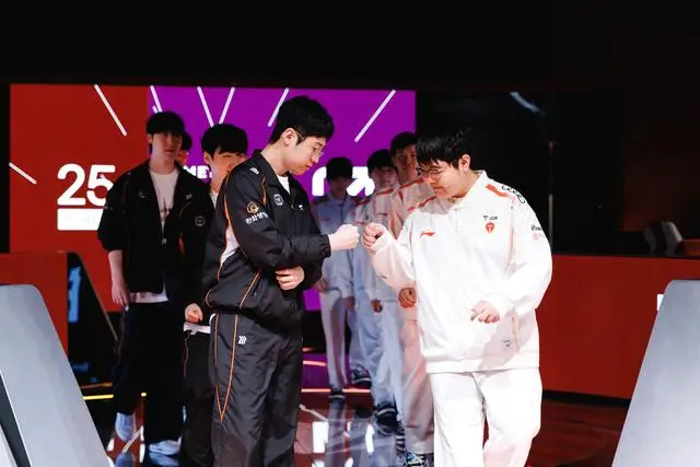 JackeyLove：希望能在后面的比赛中再遇到HLE__JackeyLove：希望能在后面的比赛中再遇到HLE