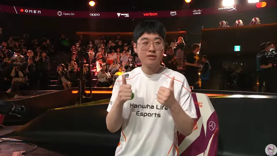 HLE把先锋赛打成了表演赛！Zeus吸血鬼秀1秒3杀__HLE把先锋赛打成了表演赛！Zeus吸血鬼秀1秒3杀