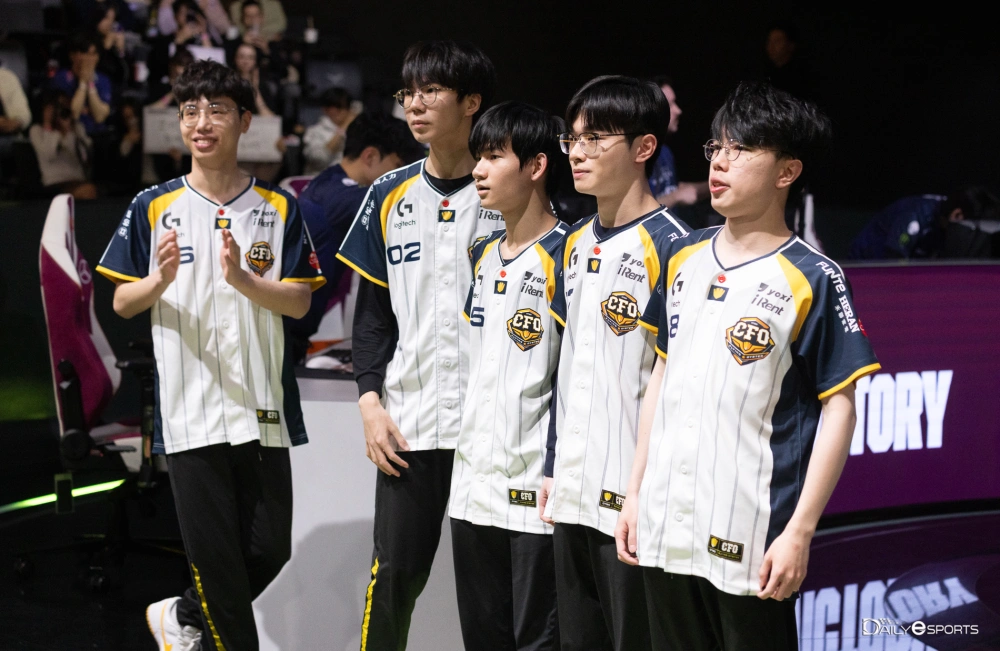 LOL全球先锋赛第4天：HLE，CFO携手出线，TES依然危机重重_LOL全球先锋赛第4天：HLE，CFO携手出线，TES依然危机重重_