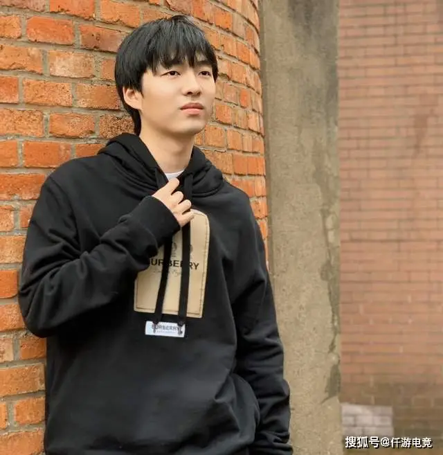 _有人喊话Cryin去TES打中单，Cryin回应：真去不了，TES压力太大了_有人喊话Cryin去TES打中单，Cryin回应：真去不了，TES压力太大了