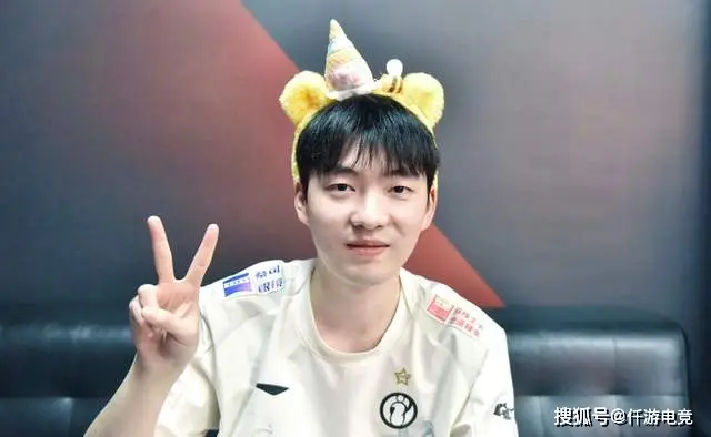 宋小女含泪说追责可以吗过分吗__赛区过分开口应该说是什么意思