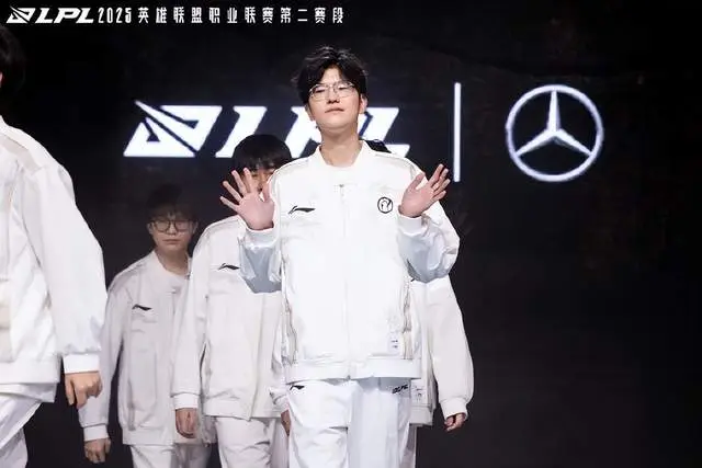 _TES回归LPL迎新赛段首秀，Creme中路对阵硬币！iG力争小组榜首_TES回归LPL迎新赛段首秀，Creme中路对阵硬币！iG力争小组榜首
