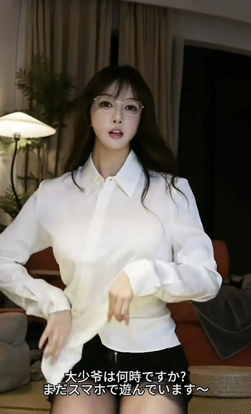 _助眠女主播称以前1个月几十万，现在少的可怜，房租1月1万都交不起，很后悔换平台！引发网友热议~_助眠女主播称以前1个月几十万，现在少的可怜，房租1月1万都交不起，很后悔换平台！引发网友热议~