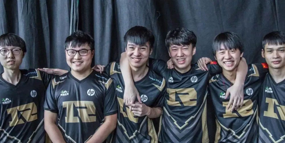 Uzi称已经起诉RNG，直言不敢相信他们还有粉丝，简直是老赖战队__Uzi称已经起诉RNG，直言不敢相信他们还有粉丝，简直是老赖战队