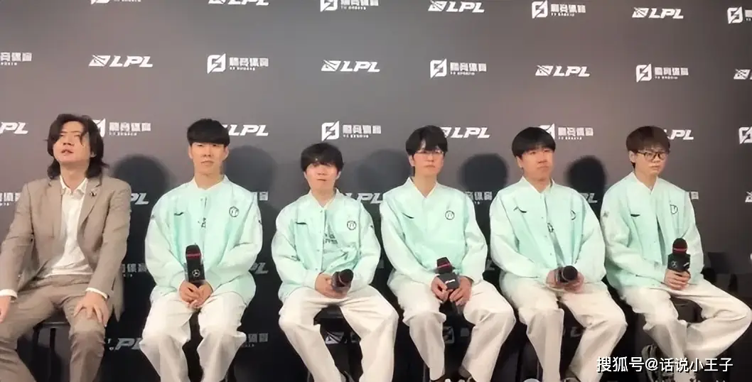 令人心疼，Theshy赛后道歉！Meiko菜的发昏，Rookie尽力了_令人心疼，Theshy赛后道歉！Meiko菜的发昏，Rookie尽力了_