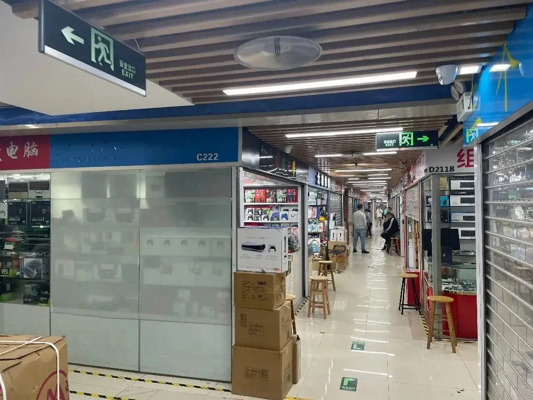 探寻万商电脑城：华强北最专业的游戏卖场，如今是何模样？__探寻万商电脑城：华强北最专业的游戏卖场，如今是何模样？
