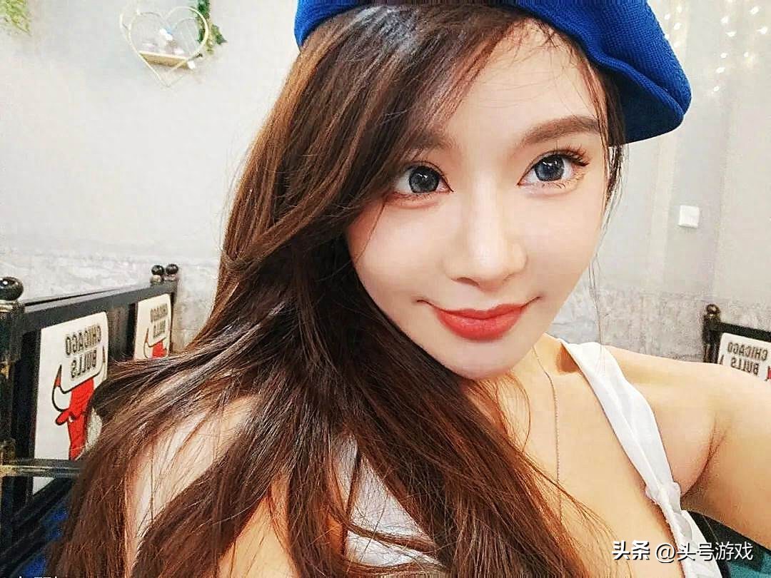 从空姐到吸金女主播！艺瑟妃凭啥这么火？