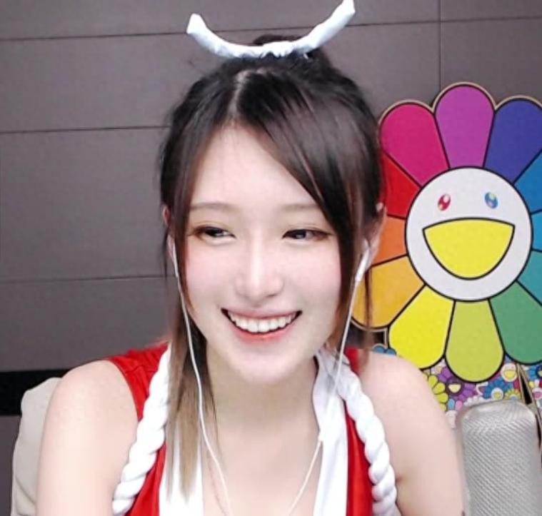 战术后仰竟从贬义词变直播神技？揭秘这个动作背后的惊人蜕变