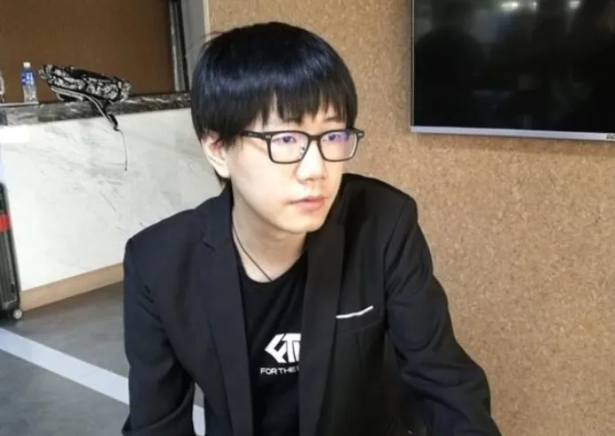 Dota前职业选手820，点评伍声2009，学历很高但是路走歪了__Dota前职业选手820，点评伍声2009，学历很高但是路走歪了