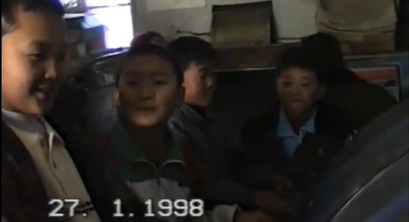 小伙伴再见_小伙伴再见了搞笑图片_