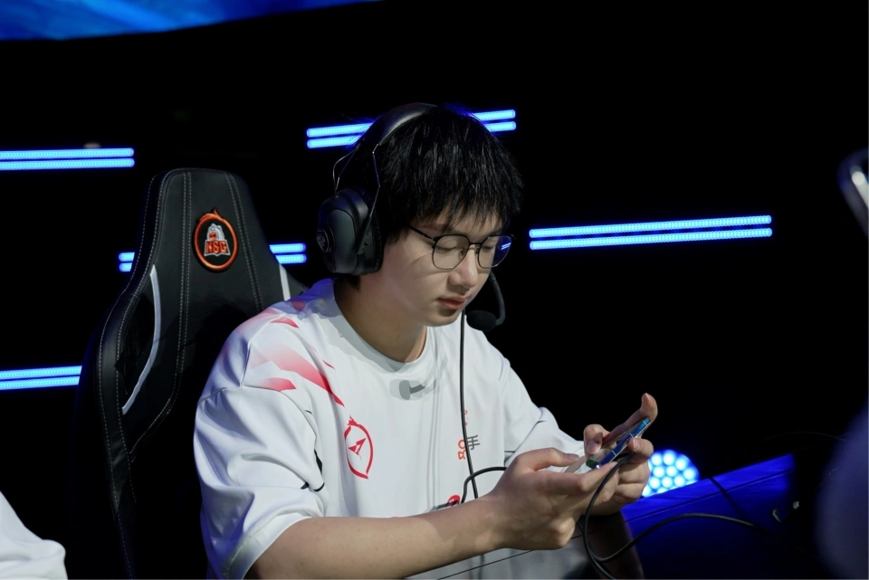 ​RW侠3比1复仇KSG，五连胜领跑A组，DRG零封LGD__​RW侠3比1复仇KSG，五连胜领跑A组，DRG零封LGD