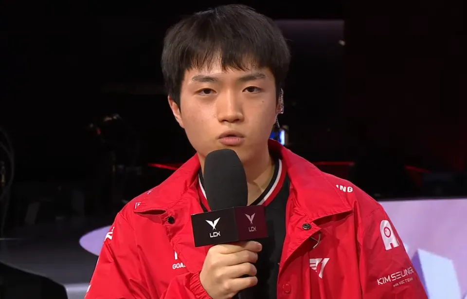 T1横扫KT登顶第四！Keria神级辅助力挽狂澜，赛后采访爆出惊人内幕？