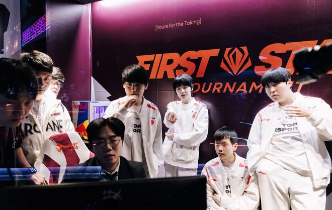 网友热议政府工作报告_击败所有选手进入决赛_