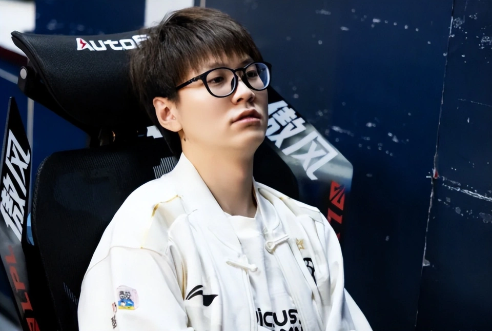 LPL没有大王，IG、TES、BLG和AL形成闭环！Theshy采访诛心阿水__LPL没有大王，IG、TES、BLG和AL形成闭环！Theshy采访诛心阿水