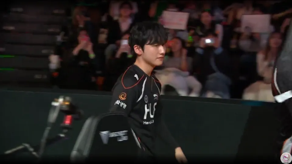 HLE暴虐T1！老大哥Faker带头0-7四人合砍0-20！__HLE暴虐T1！老大哥Faker带头0-7四人合砍0-20！