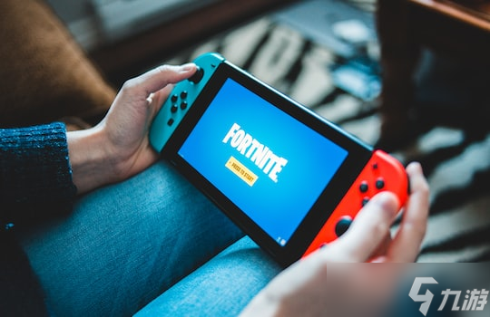 _和平精英压枪手指什么操作_和平精英压枪指法