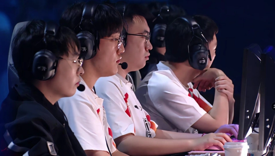 LPL冠军黑马逆袭，FPX拿下登峰首胜，继Doinb之后，小天惨败而归_LPL冠军黑马逆袭，FPX拿下登峰首胜，继Doinb之后，小天惨败而归_