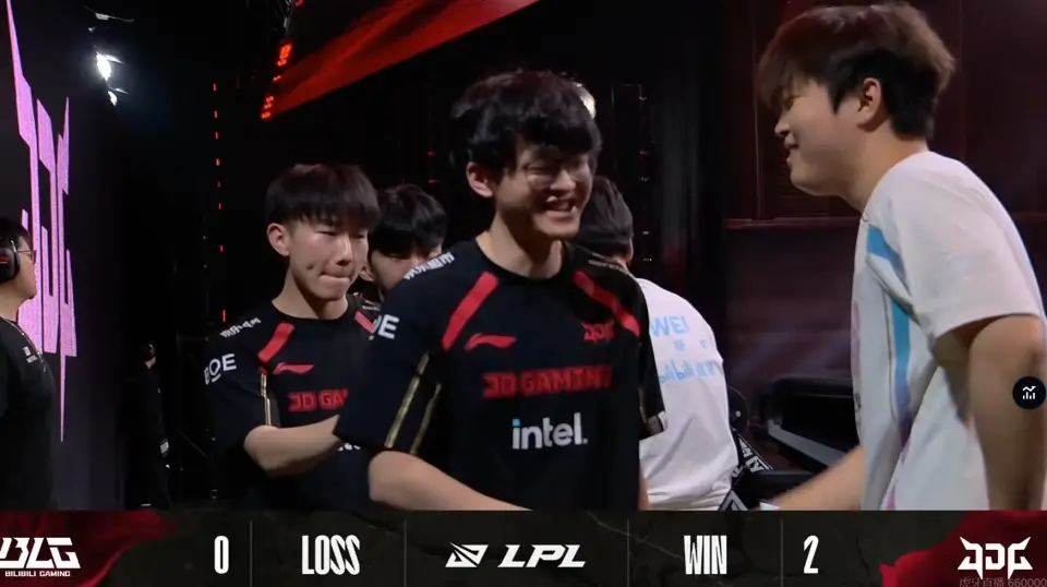 JDG击败BLG！再度成为大王！Ale对位Bin打出超高经济差！__JDG击败BLG！再度成为大王！Ale对位Bin打出超高经济差！