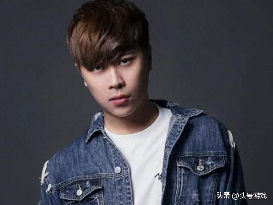 还记得那个被称作五五开的卢本伟吗？元老级主播的传奇故事你还知道多少