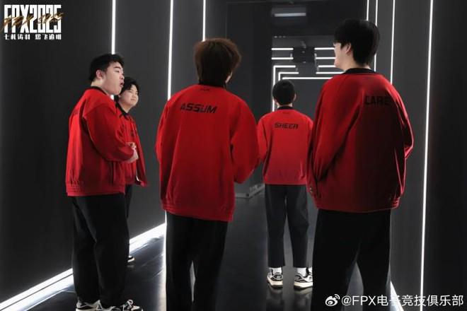LPL登峰组再无全胜队伍；老头杯新节奏，小草包拿家人当借口接单__LPL登峰组再无全胜队伍；老头杯新节奏，小草包拿家人当借口接单