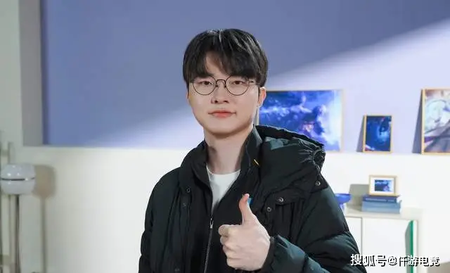 吃饭还得靠自己是什么歌曲_求饭吃表情包_