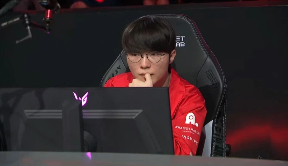 T1战胜NS！李哥扛着队伍前进！Gumayusi或将无缘后续首发！__T1战胜NS！李哥扛着队伍前进！Gumayusi或将无缘后续首发！