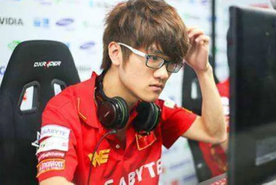 _退役的电竞选手都去干嘛了_退役又复出的电竞选手