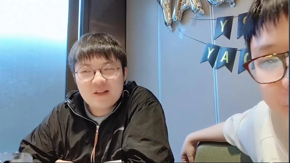IG股东发文三问朱开！涵艺怒喷TheShy：职业态度不行，还喜欢送_IG股东发文三问朱开！涵艺怒喷TheShy：职业态度不行，还喜欢送_