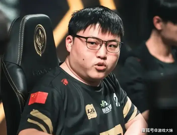 Uzi缺席老头杯真相曝光！曾经的王者为何如今只能赢不能输？