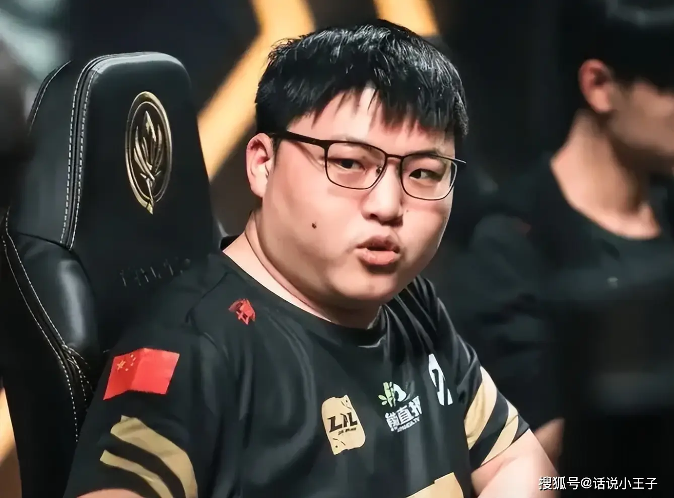 UZI亲自辟谣入选名人堂！第2位选手究竟是谁？悬念重重