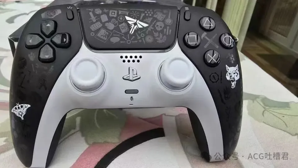 微软联名《毁灭战士：黑暗时代》限定主机外壳和XBOX限定手柄公布__微软联名《毁灭战士：黑暗时代》限定主机外壳和XBOX限定手柄公布