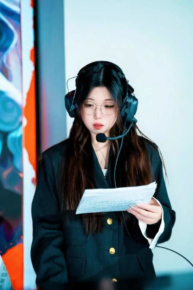 东北姑娘韩琳：从沈阳到深圳，她如何成为K甲唯一女教练并打破电竞荒漠偏见？