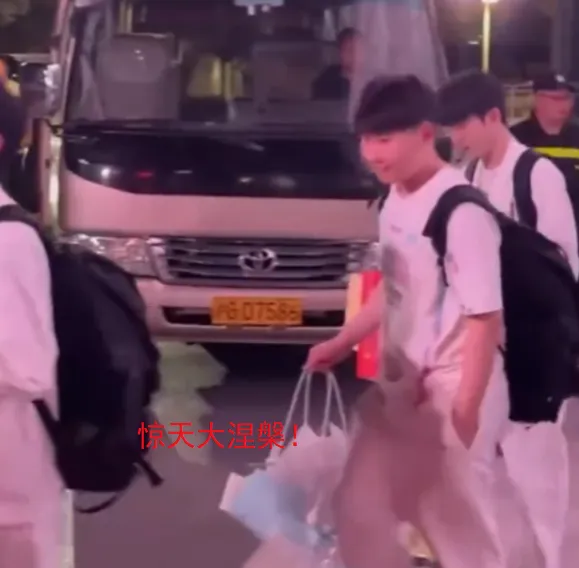 刘诗雯大爆发逆转冠军__逆转裁判指纹检验粉怎么用