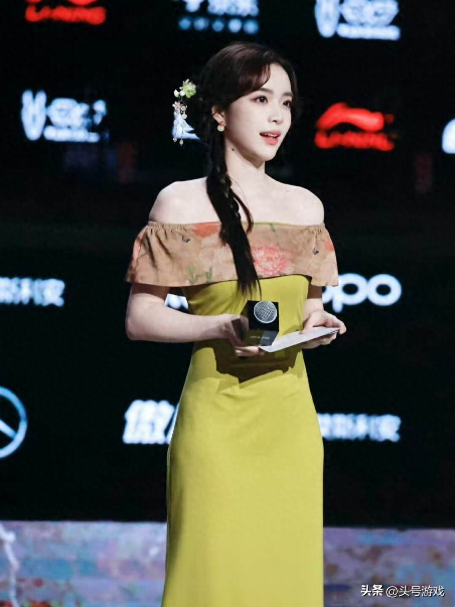 LPL女神余霜凭什么能俘获千万粉丝的心？揭秘她的魅力密码