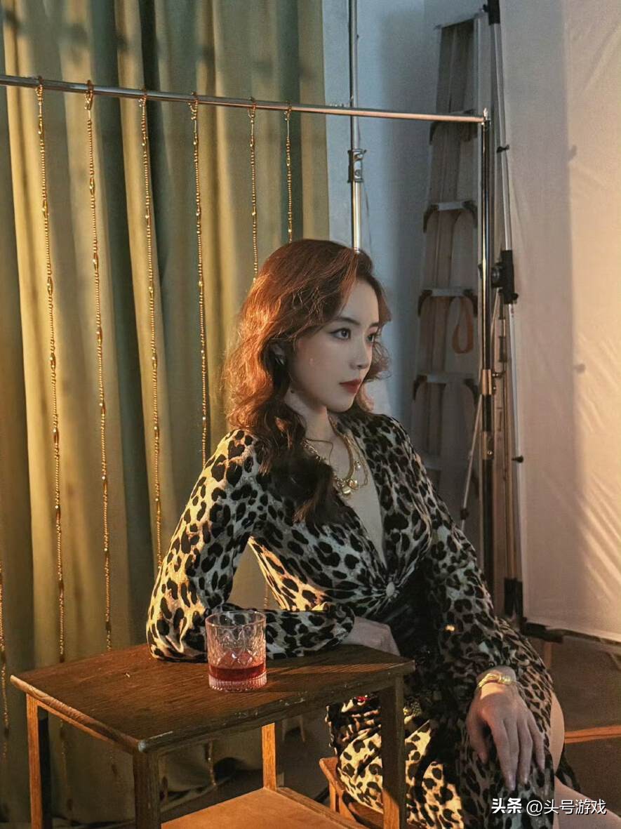 _LPL余霜自曝体重计划备孕,称自己很反差,一到晚上就像恶狼扑食_LPL余霜自曝体重计划备孕,称自己很反差,一到晚上就像恶狼扑食