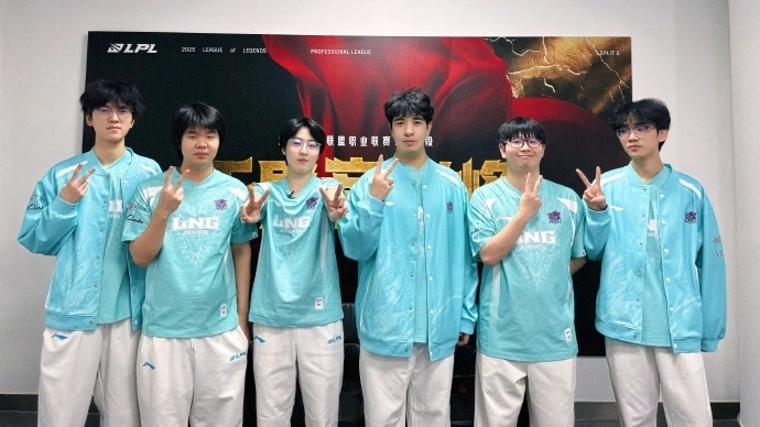 LNG状态爆棚2:0零封OMG！OMG三连败后还能逆袭晋级吗？