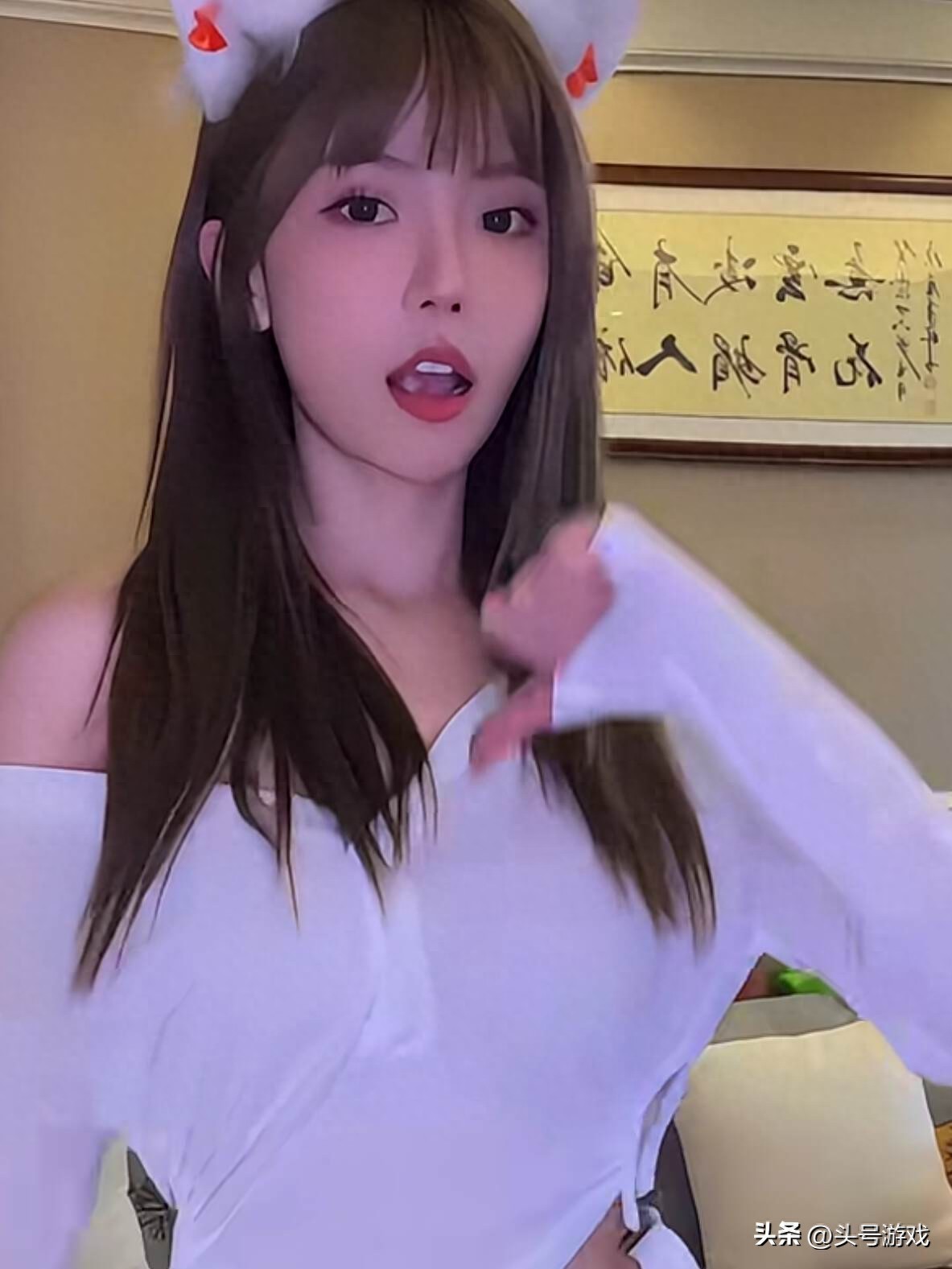 周淑怡直播遇奇葩事！为何从游戏主播转向PK？真相让人