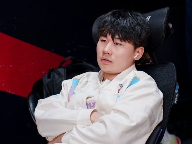 BLG、TT传打野互换；小明剑魔疑遭爆金币，婚后上交70w工资！__BLG、TT传打野互换；小明剑魔疑遭爆金币，婚后上交70w工资！