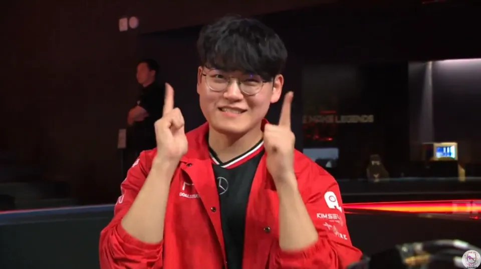 当心住酒店时看到这种镜子__lpl史上最强战队